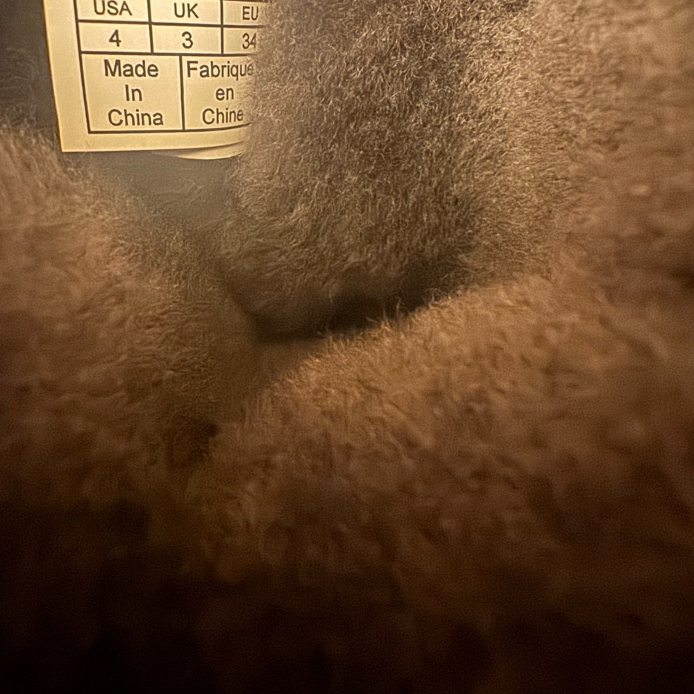 NIB Ugg Bailey button boots - Picture 5 of 6